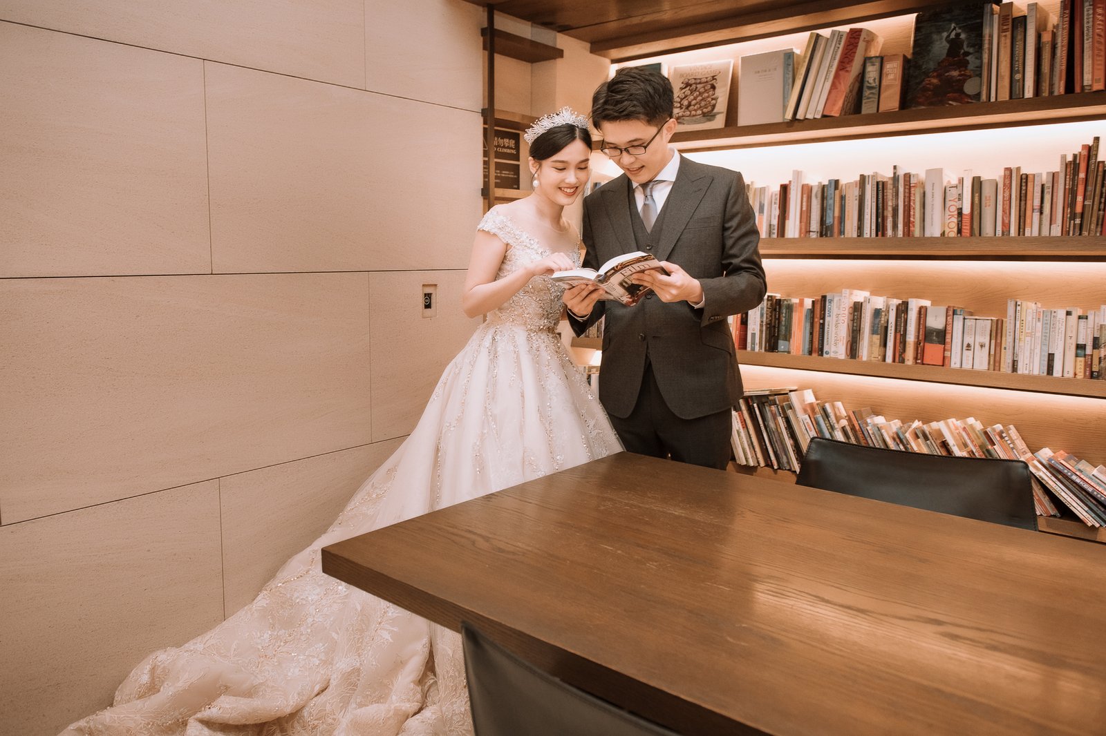 婚攝小光 | HIKARU 視覺印象
■ 婚禮攝影 誠品行旅晚宴 ■

飛機起起落落，但對你的愛，從地平面到兩萬英呎高空永遠都不會改變。
__
https://hikaruimage.com
__
■平面攝影 : @婚攝小光 -Hikaru視覺印象-
■場地 : 誠品行旅 eslite hotel 

#婚攝小光  #推薦婚攝   #婚禮攝影  #婚禮紀錄 #平面攝影  #HIKARU視覺印象 #誠品行旅  #wedding  #prewedding #weddingphoto