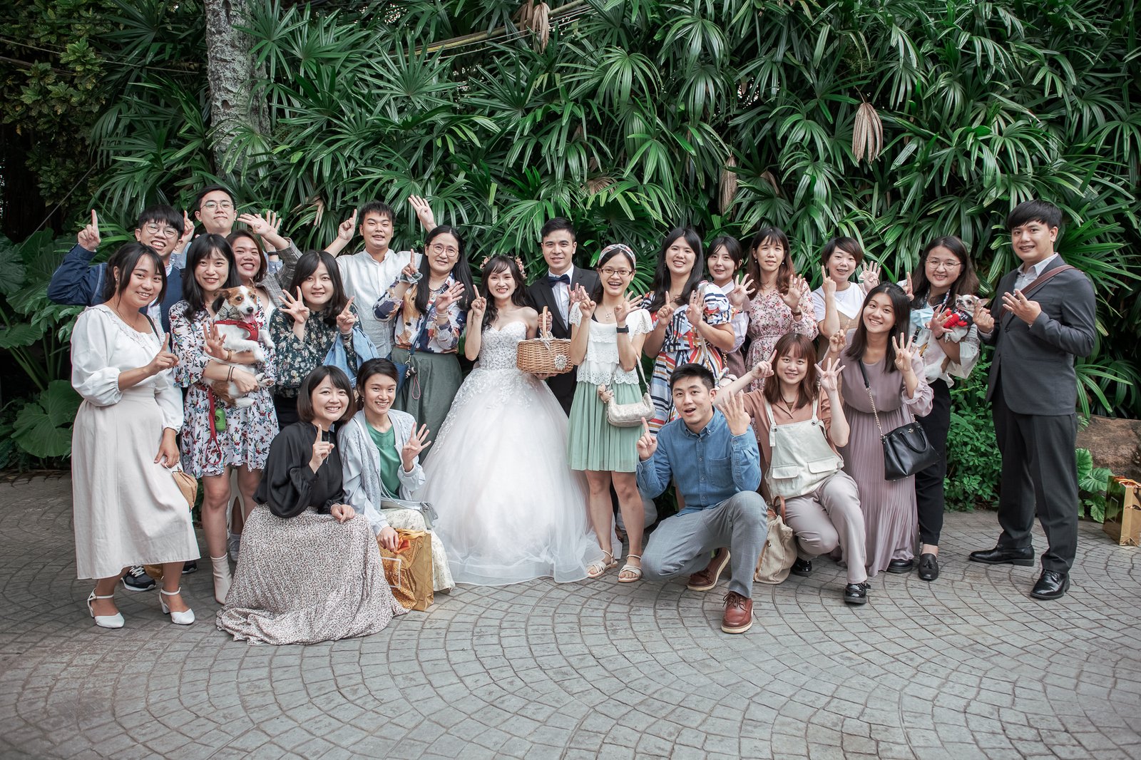 婚攝小光 | HIKARU 視覺印象
■ 婚禮攝影 青青時尚花園會館 儀式午宴■

時時刻刻的溫柔，都是因為有你存在。
__
https://hikaruimage.com
__
■平面攝影 : @婚攝小光 -Hikaru視覺印象-
■場地 : @青青時尚花園會館

#婚攝小光  #推薦婚攝   #婚禮攝影  #婚禮紀錄 #平面攝影  #HIKARU視覺印象 #青青時尚花園會館 #wedding  #prewedding #weddingphoto