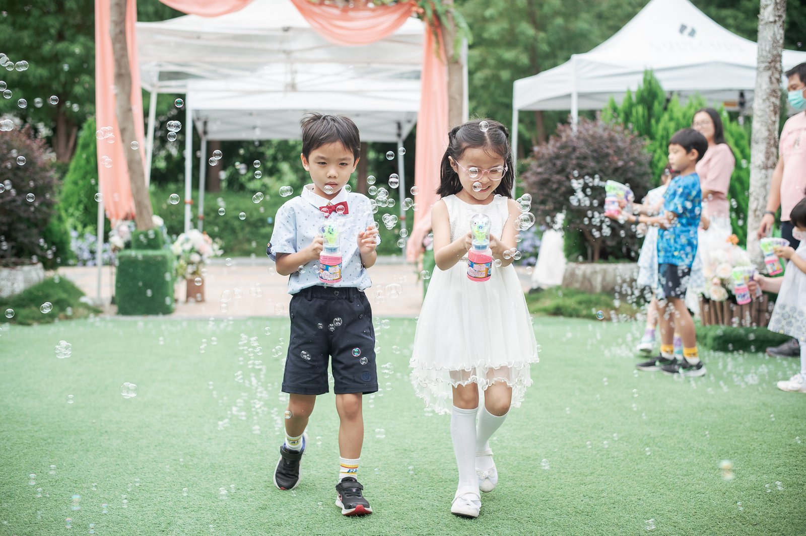 婚攝小光 | HIKARU 視覺印象
■ 婚禮攝影 青青時尚花園會館 儀式午宴■

時時刻刻的溫柔，都是因為有你存在。
__
https://hikaruimage.com
__
■平面攝影 : @婚攝小光 -Hikaru視覺印象-
■場地 : @青青時尚花園會館

#婚攝小光  #推薦婚攝   #婚禮攝影  #婚禮紀錄 #平面攝影  #HIKARU視覺印象 #青青時尚花園會館 #wedding  #prewedding #weddingphoto