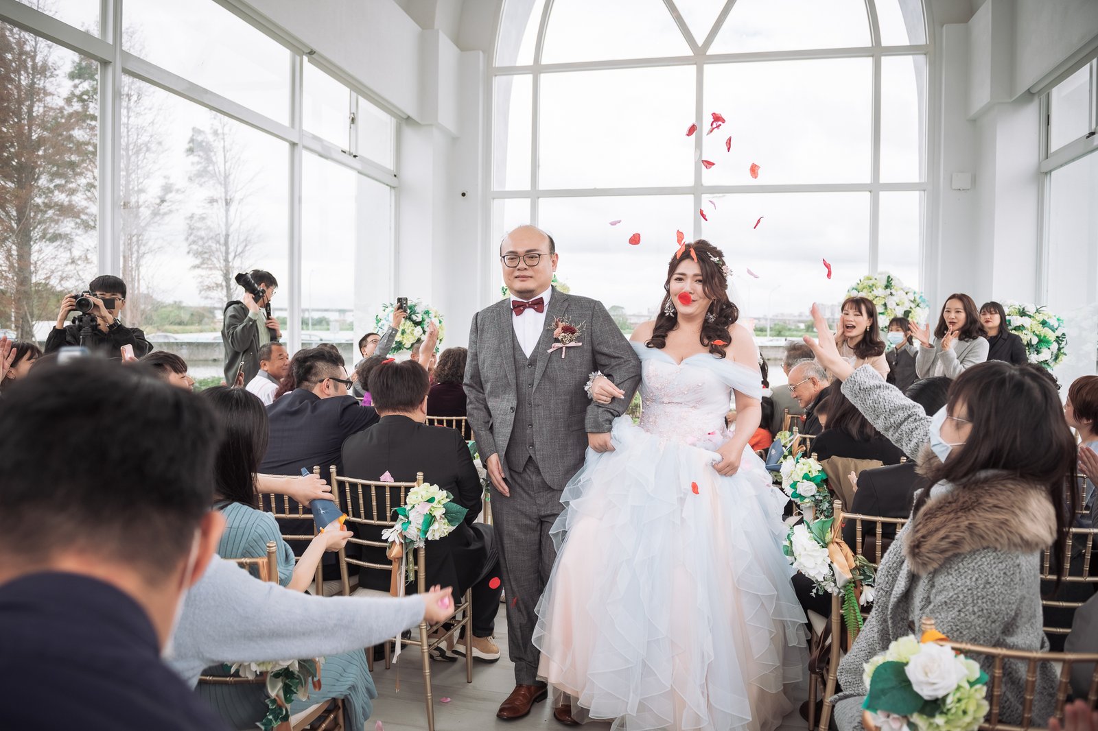 婚攝小光 | HIKARU 視覺印象
■ 婚禮攝影 皇家薇庭Royal Wedding 儀式午宴■
讓氣球把不愉快都乘載走，爾後只有快樂與幸福在你我身邊。
__
https://hikaruimage.com
__
■平面攝影 : 婚攝小光 -Hikaru視覺印象-
■場地 : 皇家薇庭Royal Wedding
#婚攝小光  #推薦婚攝   #婚禮攝影  #婚禮紀錄 #平面攝影  #HIKARU視覺印象 #皇家薇庭 #wedding  #prewedding #weddingphoto