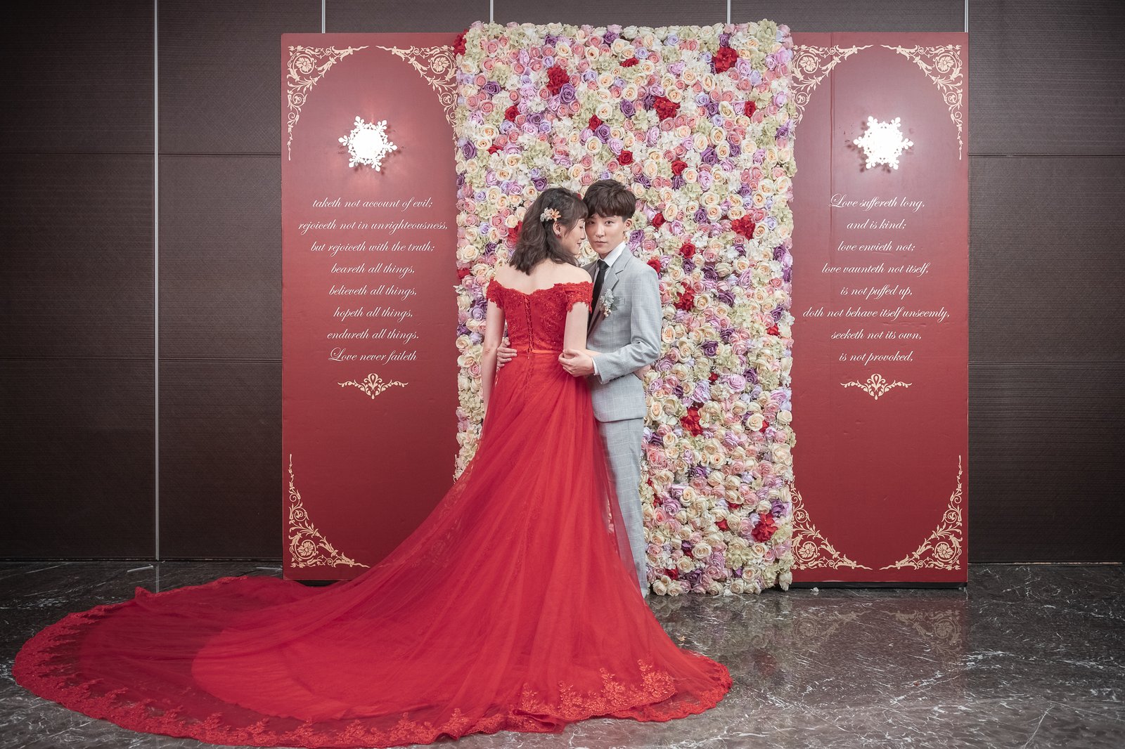 婚攝小光 | HIKARU 視覺印象

■ 婚禮攝影 水源婚宴會館   單宴客■

牽起彼此的手，
宣告著一段美麗的愛情終成眷屬，
家人們也難掩心情激動，
歡笑與淚水交織，
見證了這場感動的婚禮。

__
https://hikaruimage.com
__
■平面攝影 : 婚攝小光 -Hikaru視覺印象-
■場地 : 水源婚宴會館 
#婚攝小光  #推薦婚攝   #婚禮攝影  #婚禮紀錄 #平面攝影  #HIKARU視覺印象 #水源婚宴會館 #wedding  #prewedding #weddingphoto